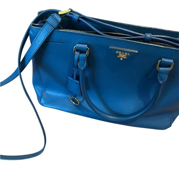 Authentic pre-loved Lux Galleria double zip closure tote. - Picture 5 of 16